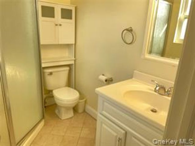 157 Ingraham Lane, New Hyde Park, NY 11040