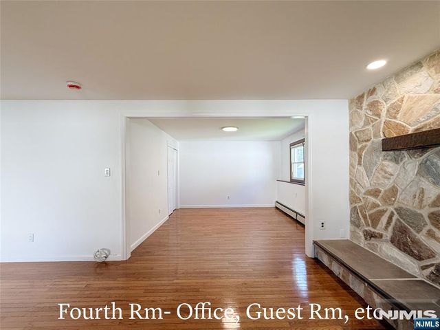 217 Rockland Avenue, Norwood, NJ 07648