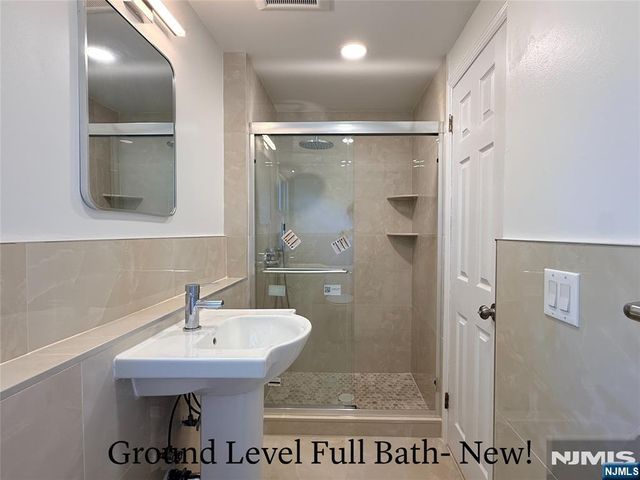 217 Rockland Avenue, Norwood, NJ 07648