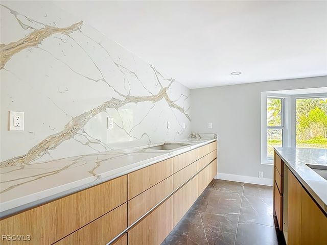 3784 Coquina DR, Sanibel, FL 33957