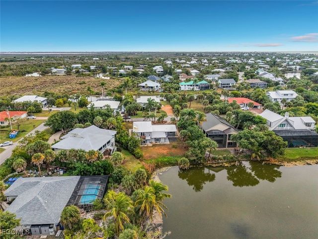 3784 Coquina DR, Sanibel, FL 33957