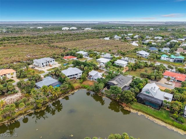 3784 Coquina DR, Sanibel, FL 33957