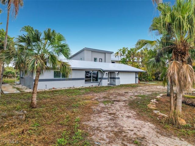 3784 Coquina DR, Sanibel, FL 33957