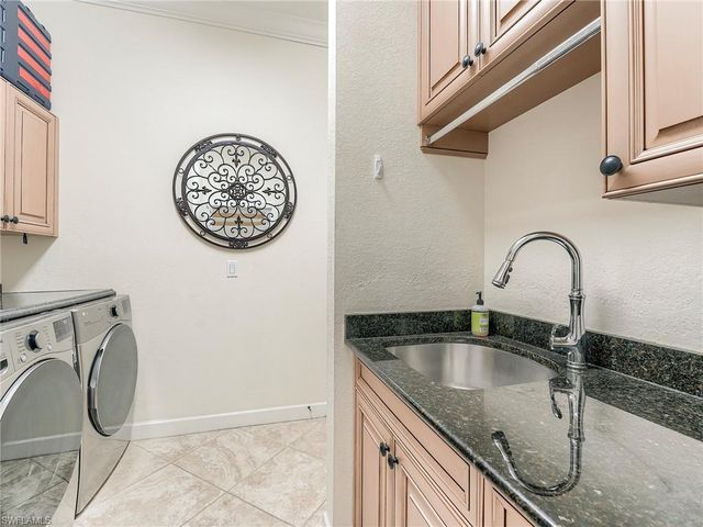 8908 Crown Colony BLVD, Fort Myers, FL 33908