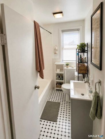 97-99 Beacon Street 3rd fl, Hamden, CT 06514