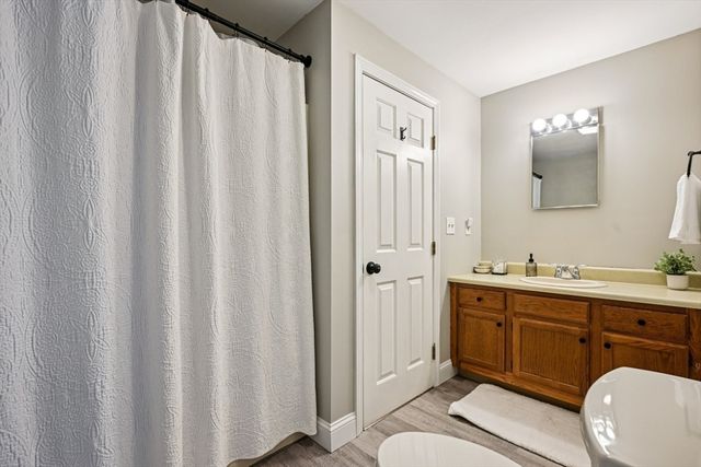 13 Stanorm Dr F, Newmarket, NH 03857