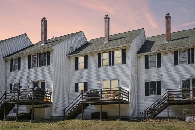 13 Stanorm Dr F, Newmarket, NH 03857