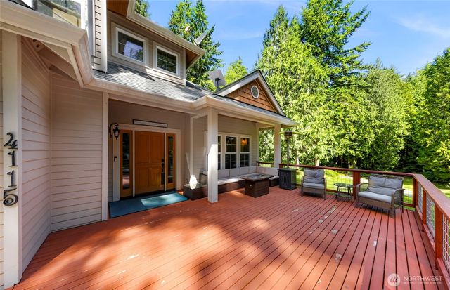 4115 Springwater Lane, Clinton, WA 98236