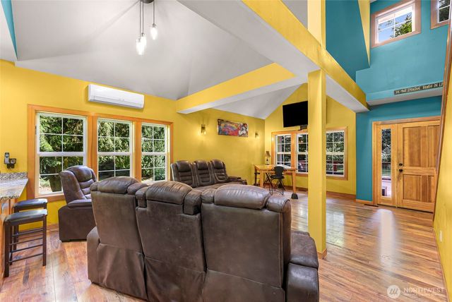 4115 Springwater Lane, Clinton, WA 98236