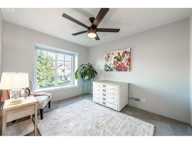 1854 CAMBRIDGE OAKS Dr, Eugene, OR 97401