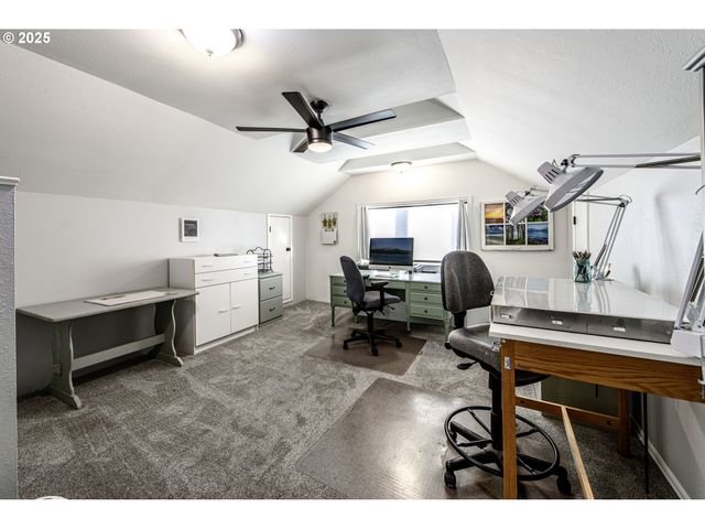 1854 CAMBRIDGE OAKS Dr, Eugene, OR 97401