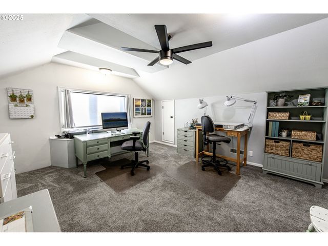 1854 CAMBRIDGE OAKS Dr, Eugene, OR 97401