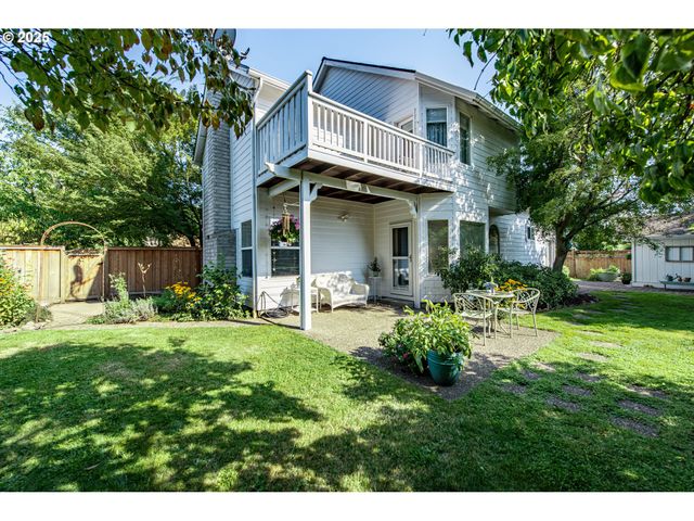 1854 CAMBRIDGE OAKS Dr, Eugene, OR 97401