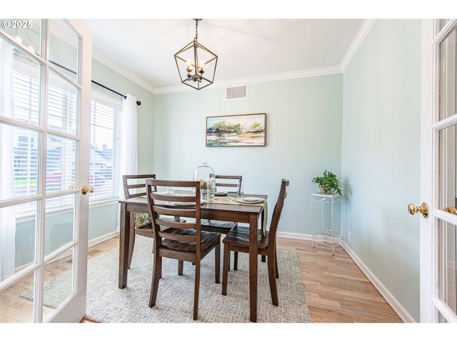 1854 CAMBRIDGE OAKS Dr, Eugene, OR 97401