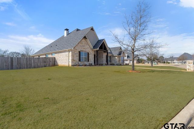 20246 Deer Hollow Dr, Bullard, TX 75757