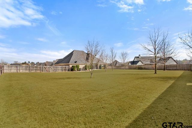 20246 Deer Hollow Dr, Bullard, TX 75757