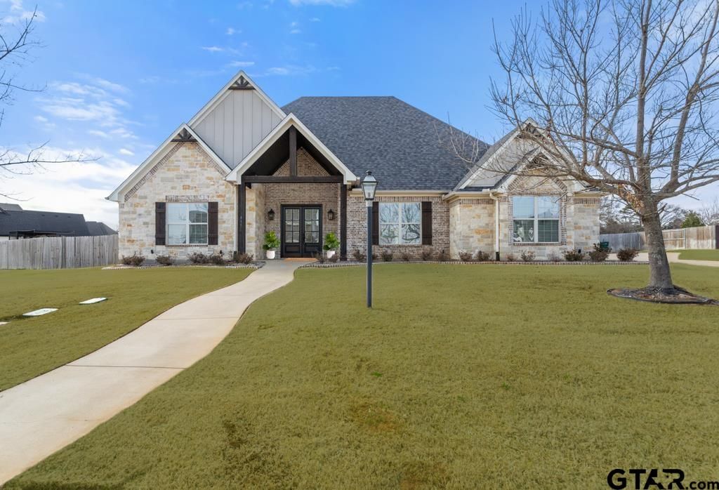 20246 Deer Hollow Dr, Bullard, TX 75757