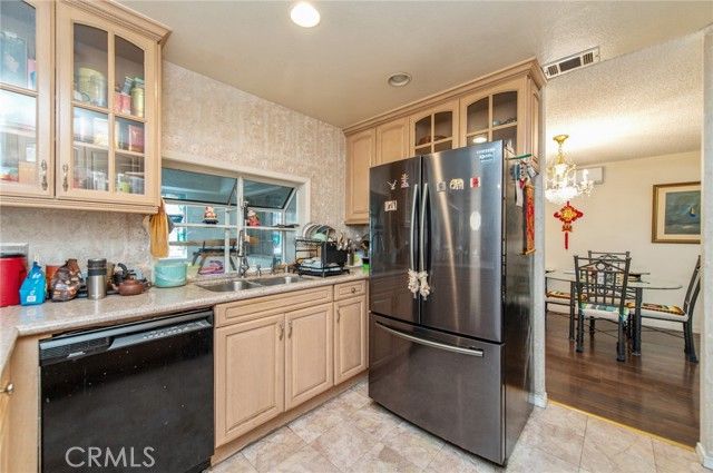 7740 Sewell, Fontana, CA 92336