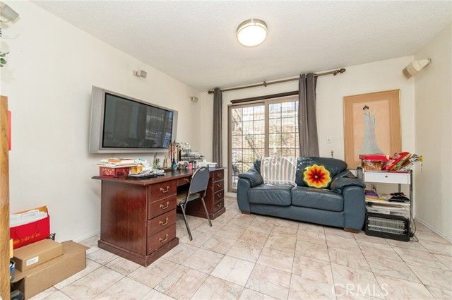 7740 Sewell, Fontana, CA 92336