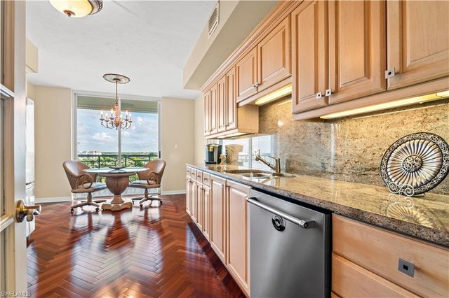 7515 Pelican Bay BLVD # 7B, Naples, FL 34108