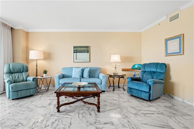 7515 Pelican Bay BLVD # 7B, Naples, FL 34108