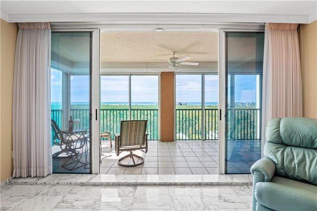 7515 Pelican Bay BLVD # 7B, Naples, FL 34108
