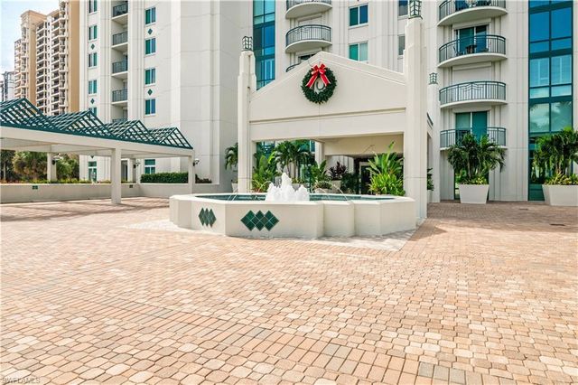 7515 Pelican Bay BLVD # 7B, Naples, FL 34108