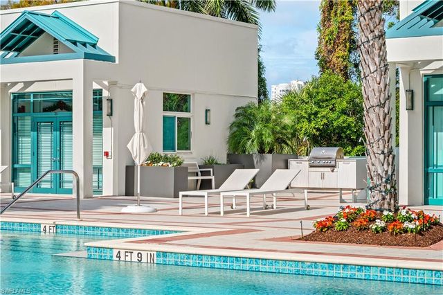 7515 Pelican Bay BLVD # 7B, Naples, FL 34108