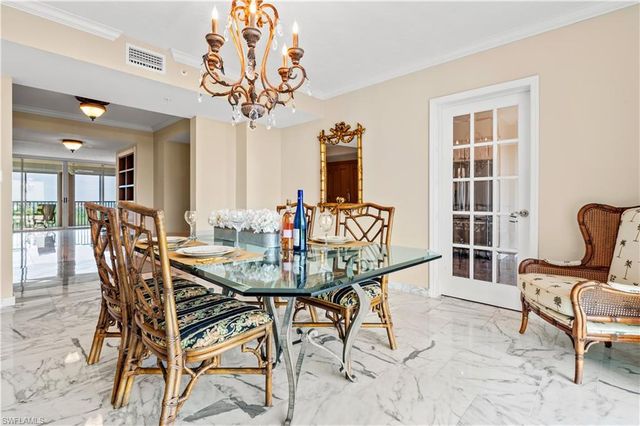 7515 Pelican Bay BLVD # 7B, Naples, FL 34108