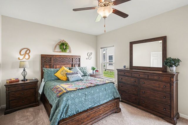 334 Lola Ln, Cottontown, TN 37048