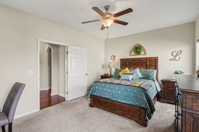 334 Lola Ln, Cottontown, TN 37048