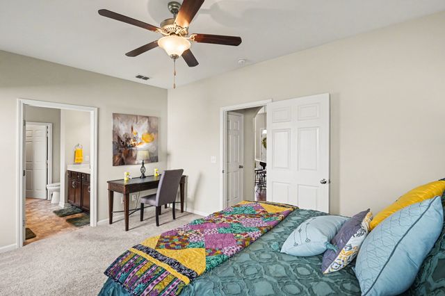 334 Lola Ln, Cottontown, TN 37048