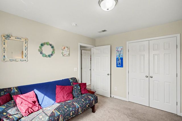 334 Lola Ln, Cottontown, TN 37048