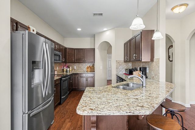 334 Lola Ln, Cottontown, TN 37048