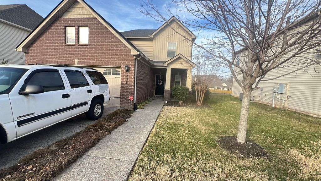 334 Lola Ln, Cottontown, TN 37048