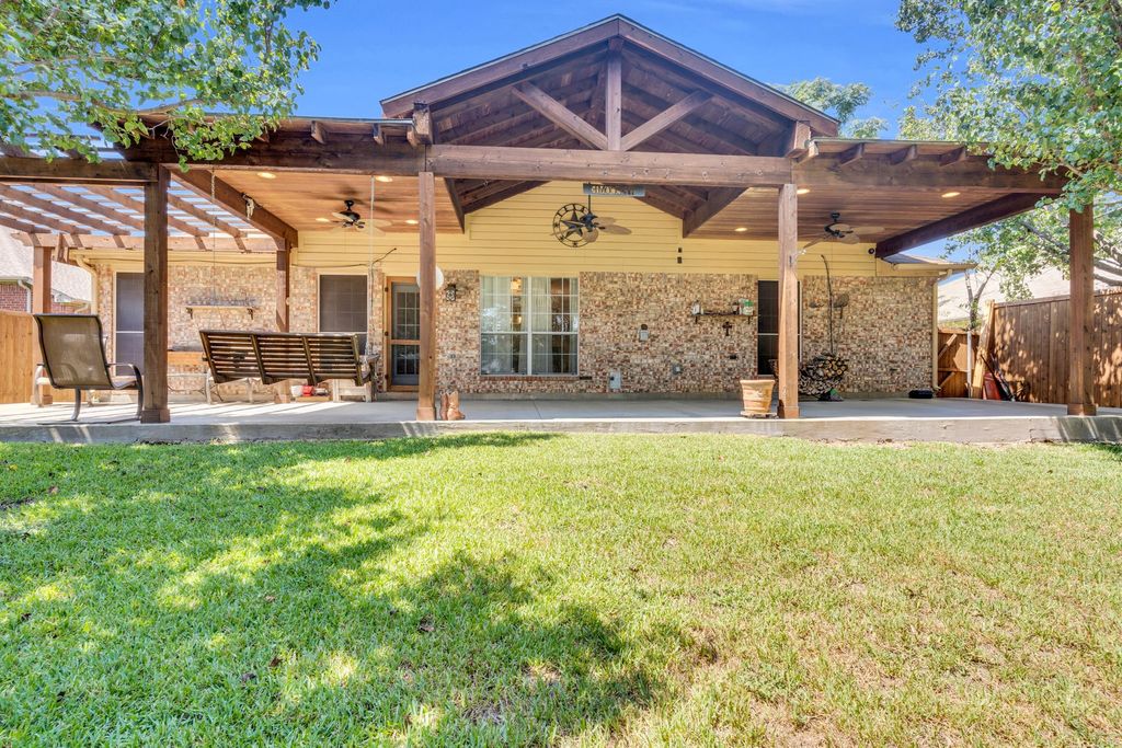 5528 Nuthatch Street, Dallas, TX 75236