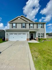 304 Aquamarine Circle, Jacksonville, NC 28546