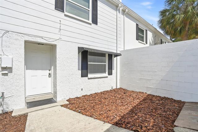 109 S LAUBER WAY B, Tampa, FL 33609