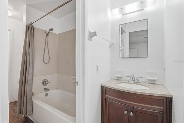 109 S LAUBER WAY B, Tampa, FL 33609
