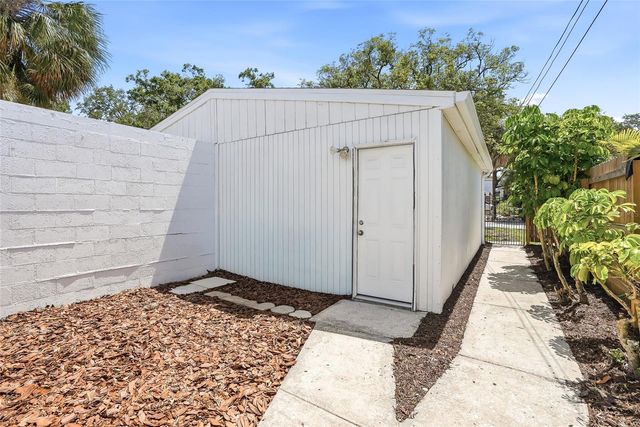 109 S LAUBER WAY B, Tampa, FL 33609