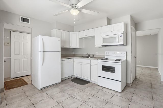 109 S LAUBER WAY B, Tampa, FL 33609