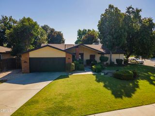 2601 Barrington Street, Bakersfield, CA 93309
