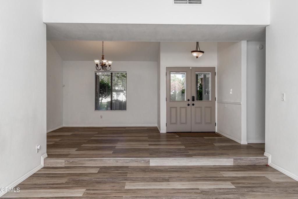 Image 11 of property listing at 2601 Barrington Street, Bakersfield, CA 93309