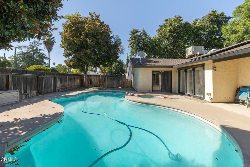 Image 39 of property listing at 2601 Barrington Street, Bakersfield, CA 93309