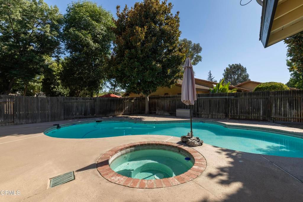 Image 5 of property listing at 2601 Barrington Street, Bakersfield, CA 93309