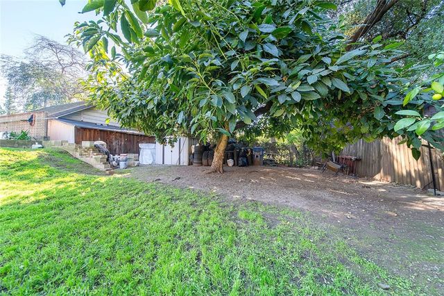 319 N Encinitas Avenue, Monrovia, CA 91016