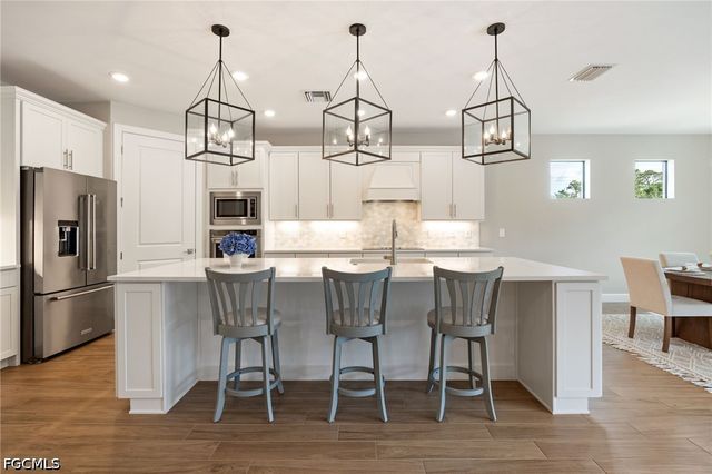 2968 Sagittaria LN, Alva, FL 33920