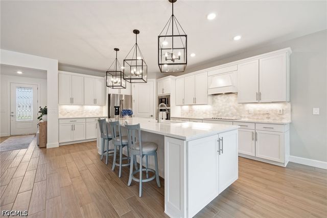 2968 Sagittaria LN, Alva, FL 33920