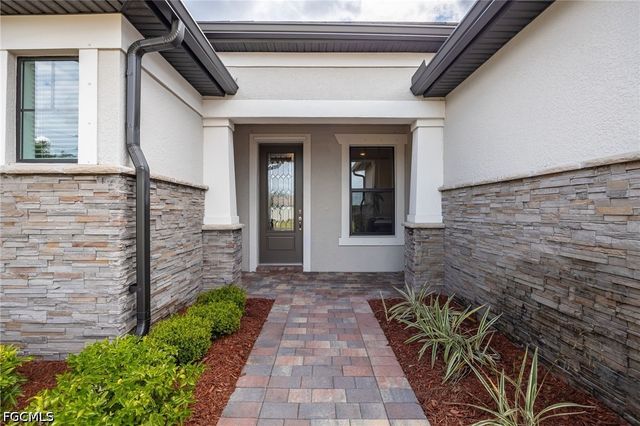 2968 Sagittaria LN, Alva, FL 33920