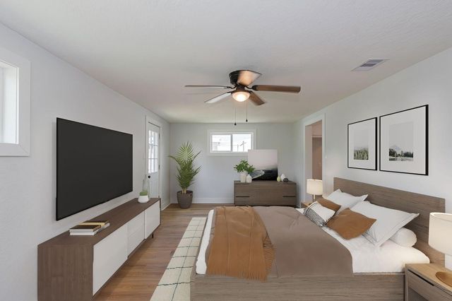 218 Evans Street, Angleton, TX 77515